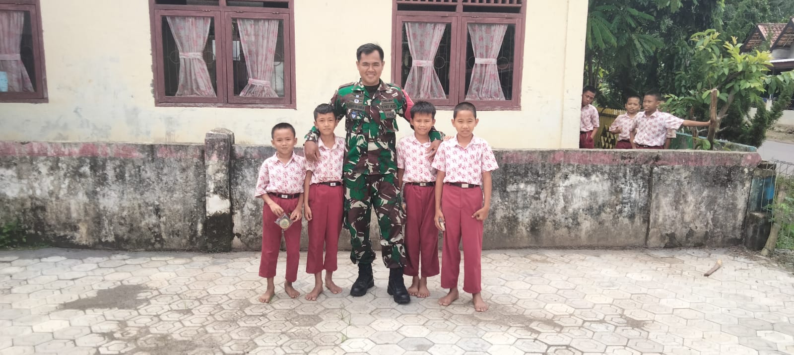 Babinsa Matas Beri Motivasi Ke Siswa/i SDN 09 Tanjung Agung