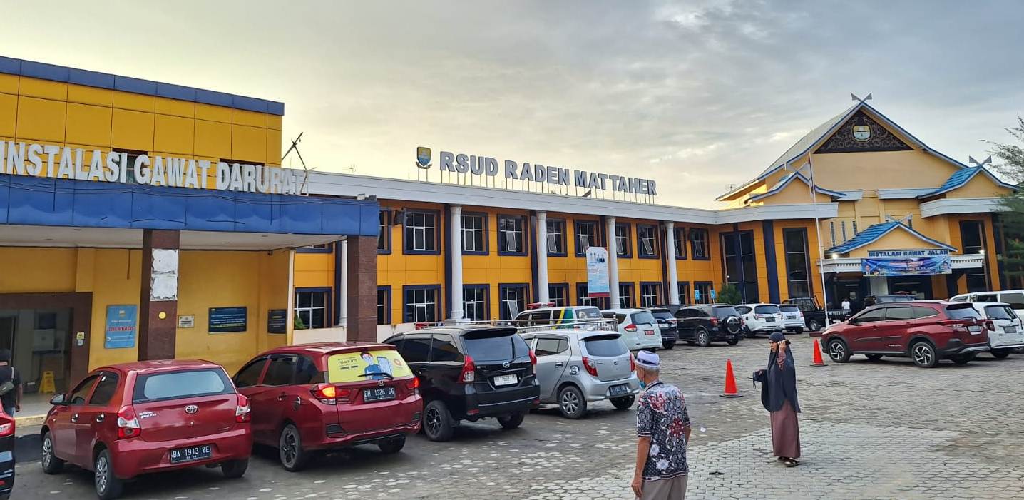 Pil Pahit Pensiunan Guru di RSUD Raden Mattaher.